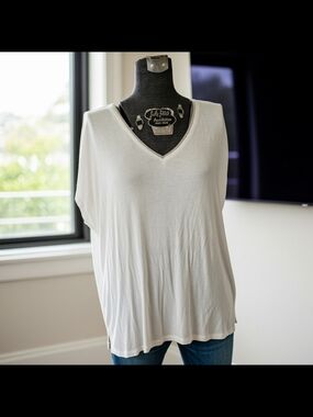 Edgely Oversized White V-Neck Metallic Trim Dropped Shoulder Rayon Drapey Tee
